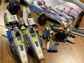 Incomplete LEGO Agents: Speedboat Rescue (8633) w/ Instructions and Shark