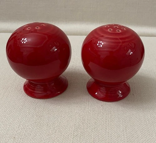 Fiesta Scarlet Red Salt & Pepper Shakers Round Fiestaware Homer Laughlin HLC USA