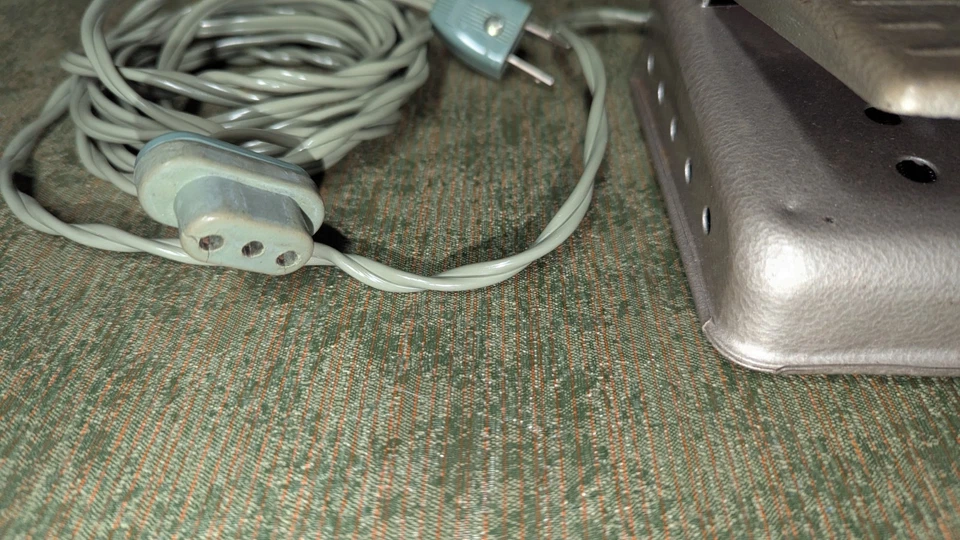 Винтажная электрическая швейная машинка Mercury 701 колено 702 фута педаль контроллера США - Изображение 2 из 4