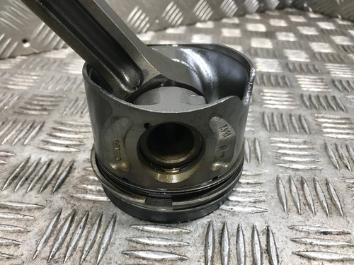 Ford Ranger TKE 3.2 TDCI 11-19 Piston With Conrod GENUINE 1717555 47k 2017 - Picture 4 of 11