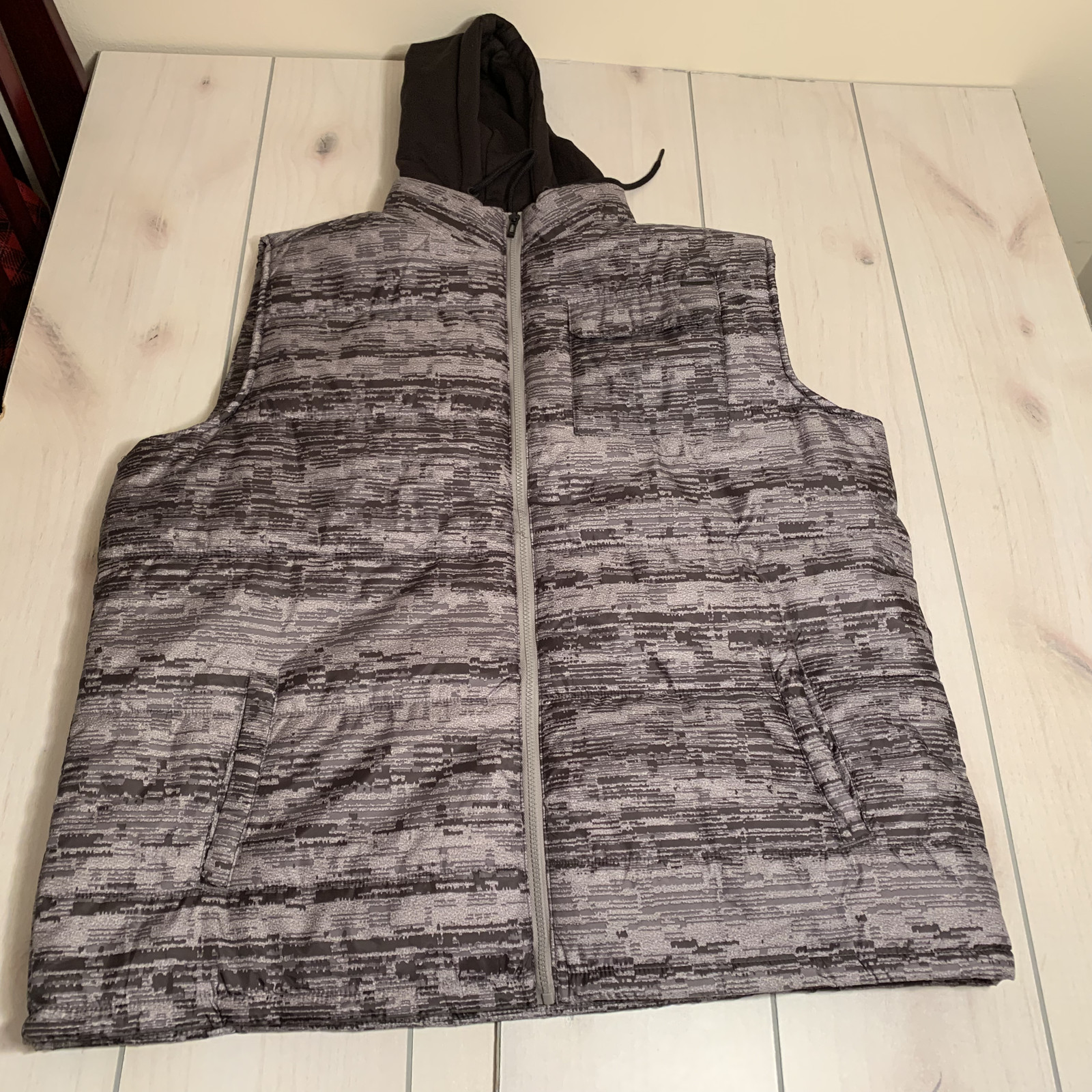mens 2XL ecko unltd winter vest with hood grey black NWT