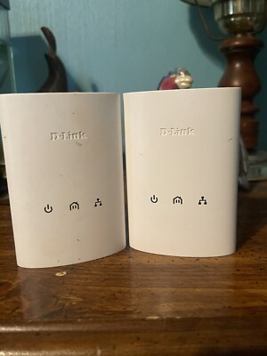 D-Link DHP-306AV 200Mbps Single Port Ethernet Powerline Adapter White Lot of 2