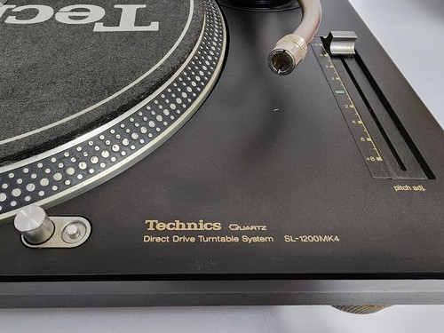 Technics SL-1200 MK4 Direct Drive Turntable Record player - Picture 3 of 6