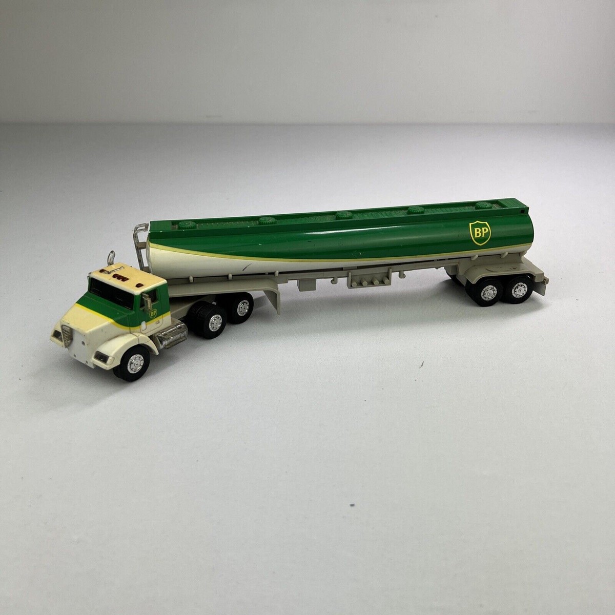 Camion Citerne Des Pompiers (Fire Truck) Brimont Apache 1981 - Modèle Die-Cast 1:43 - Neuf