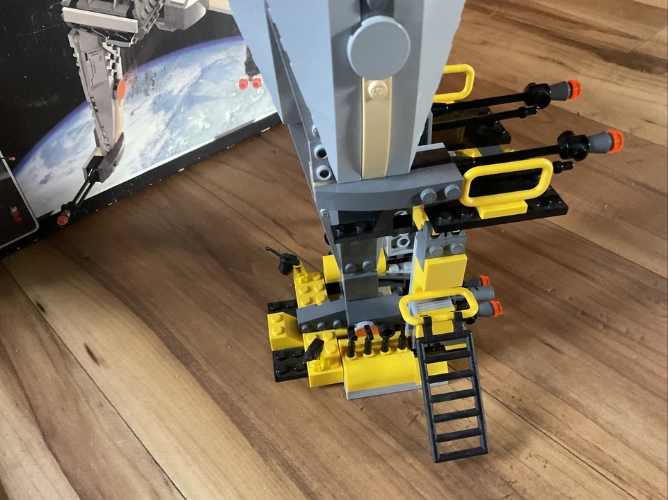 LEGO Star Wars B-wing 6208 With Box Minifigs & Instructions - Image 4 of 4