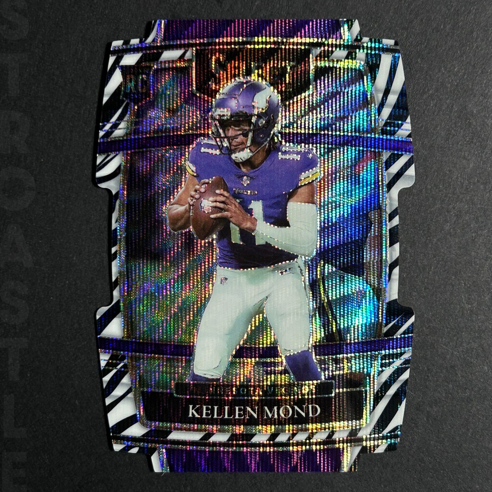 Kellen Mond 2021 Panini Select Concourse Zebra Prizm Die-Cut #64 Minn Vikings 🏈