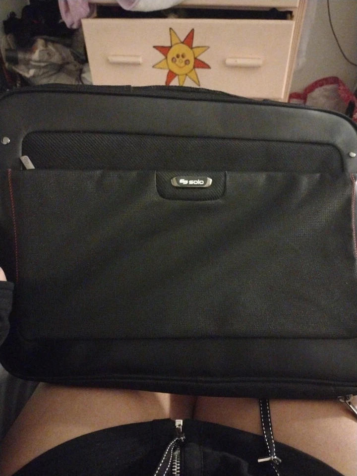 Capa acolchoada vermelha para laptop Solo - Imagem 2 de 4