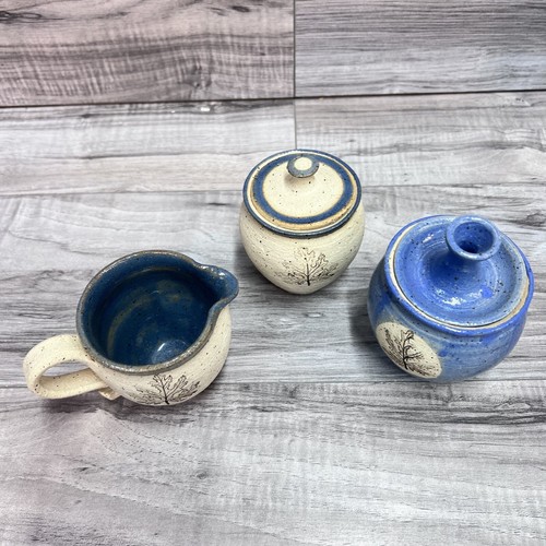 Emily Shoey Studio Stoneware Pottery 2 Sugar Jars with Lid + Creamer Blue White - Picture 3 of 11