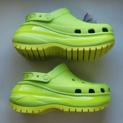 ★関税込★CROCS★MEGA CRUSH CLOG★22-26cm Crocs Classic Mega Crush Clog x Rauw Alejandro in Beige