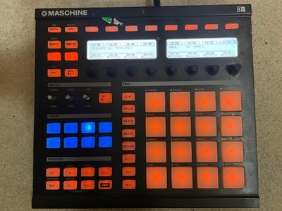 NI Maschine MK1 Drum Machine Pad Controller - Tested Powers Up Unit Only