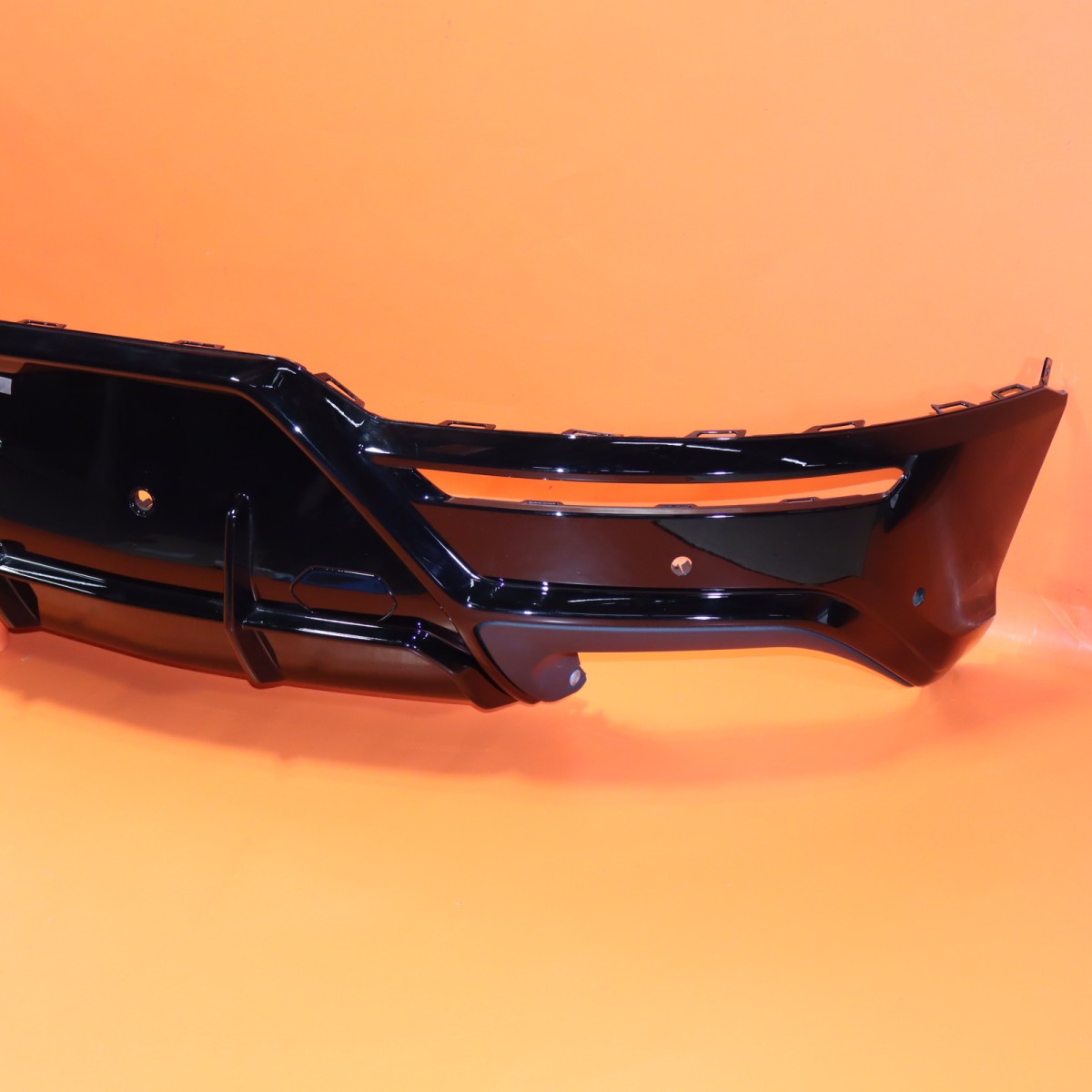LAMBORGHINI URUS SE REAR BUMPER DIFFUSER VALANCE 2025 2026 4ML 807 301 CL OEM