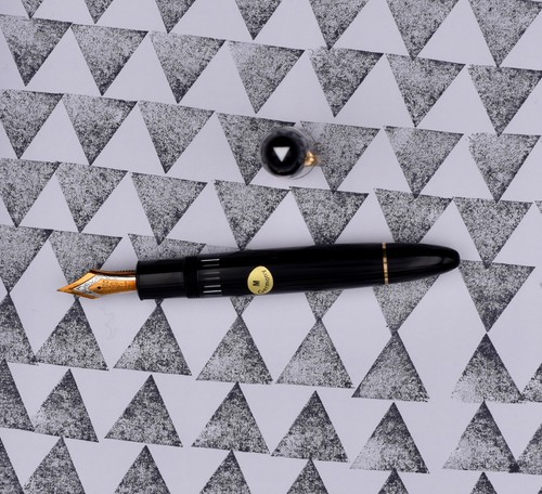 MONTBLANC Meisterstück 149 White Triangle Logo Arab Market 18c (M) Nib - Picture 5 of 19