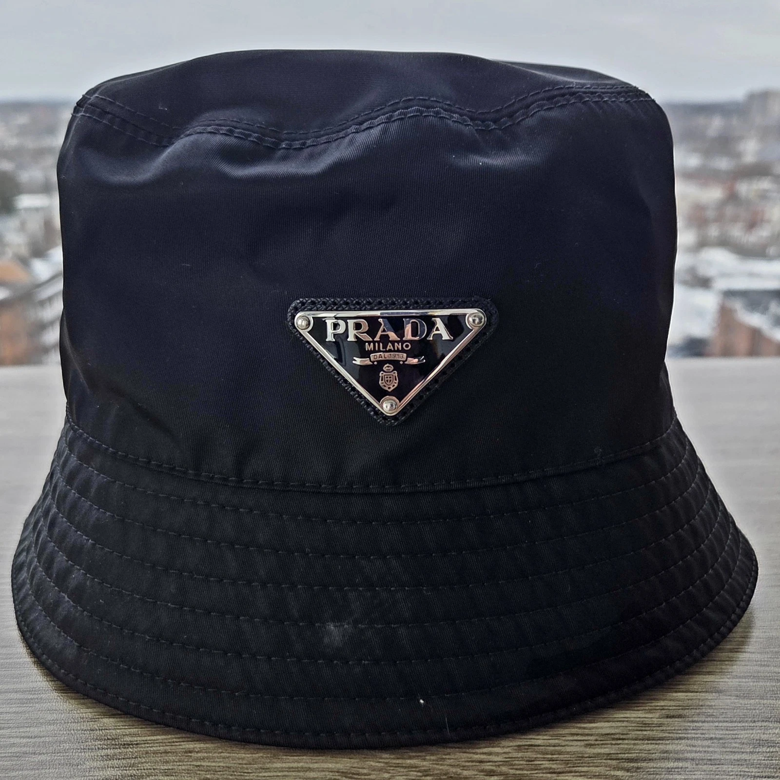 PRADA Re-Nylon Bucket Hat/ Black/ Size: M used, 100 percent authentic!!!!!!!!!