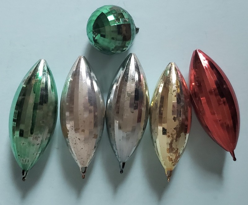 Vtg Lot of 6 Faceted Plastic Christmas Ornament Teardops &Ball Unmarked Shiny