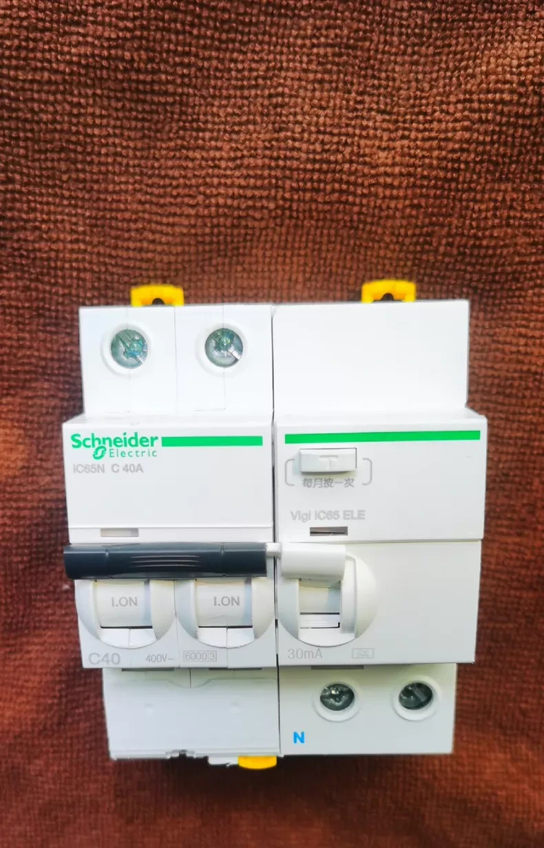 Schneider iC65N C40A 2P Thermal Magnetic Circuit Breaker 400V~ DIN Rail Mount A9