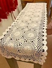 VINTAGE WHITE COTTON HAND  CROCHET LACE LARGE DOILY/TABLE RUNNER ~9 1/2" x 40"