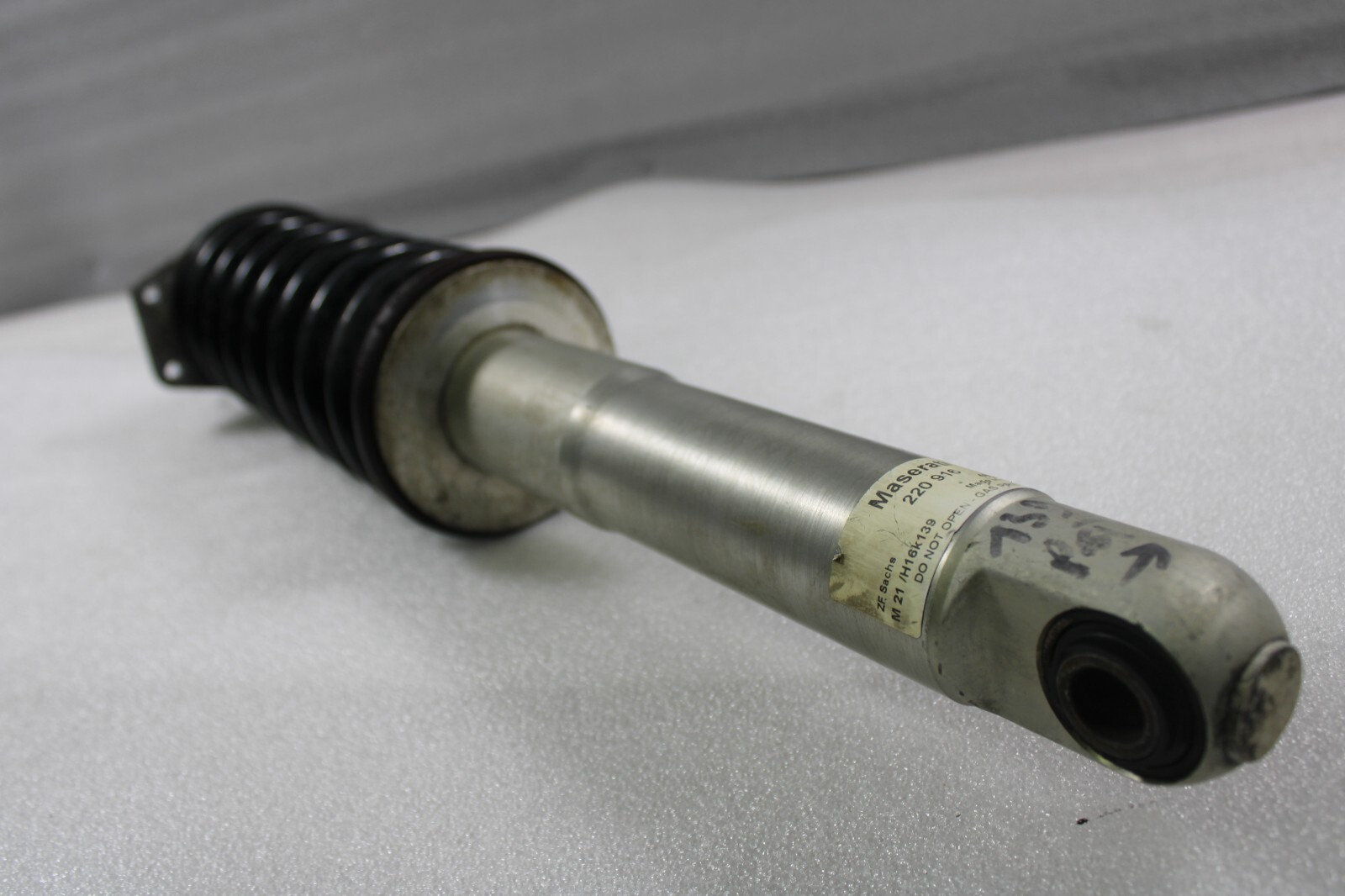 Maserati Quattroporte, Rear Shock, Used, P/N 220916