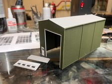 Kit of  'OO' Gauge Model Railway Modern Engine Shed Green & Grey + Options 190mm