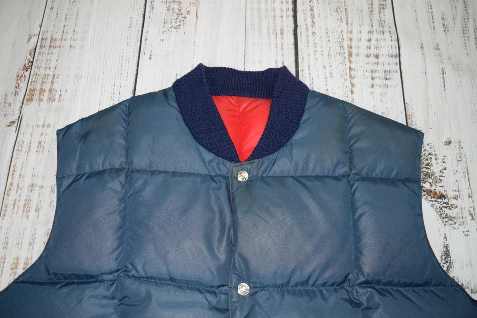 VINTAGE SWAN BRAND REVERSIBLE DOWN PUFFER VEST QUILTED RED NAVY SNAP UP MENS L - Image 2 of 4