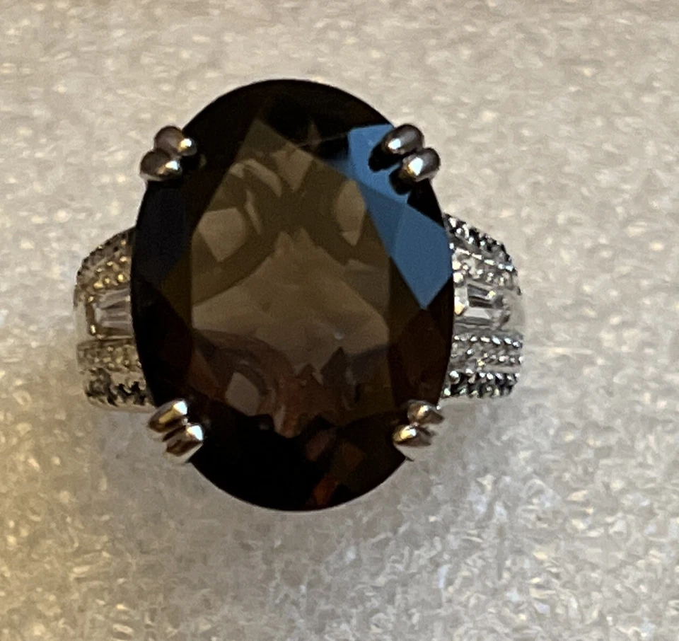 Anillo Brasileño Cuarzo Ahumado, Espinela Negra Tailandesa, Circón Blanco 8 Platino sobre Plata Foto 2 de 4