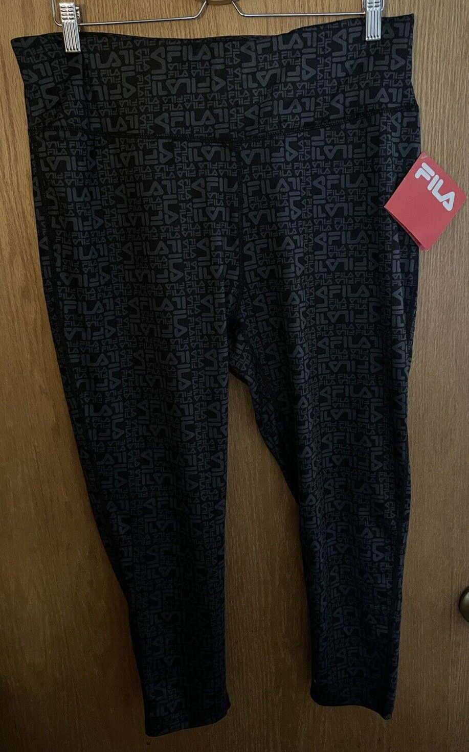 Nuovi leggings sportivi da donna tagliati in fila neri e grigi taglia plus 2X Nuovi con etichette