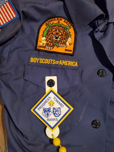 Boy Scouts Of America Blue Uniform Shirt Youth MED Short Sleeve- Patches & Pins - Picture 5 of 8