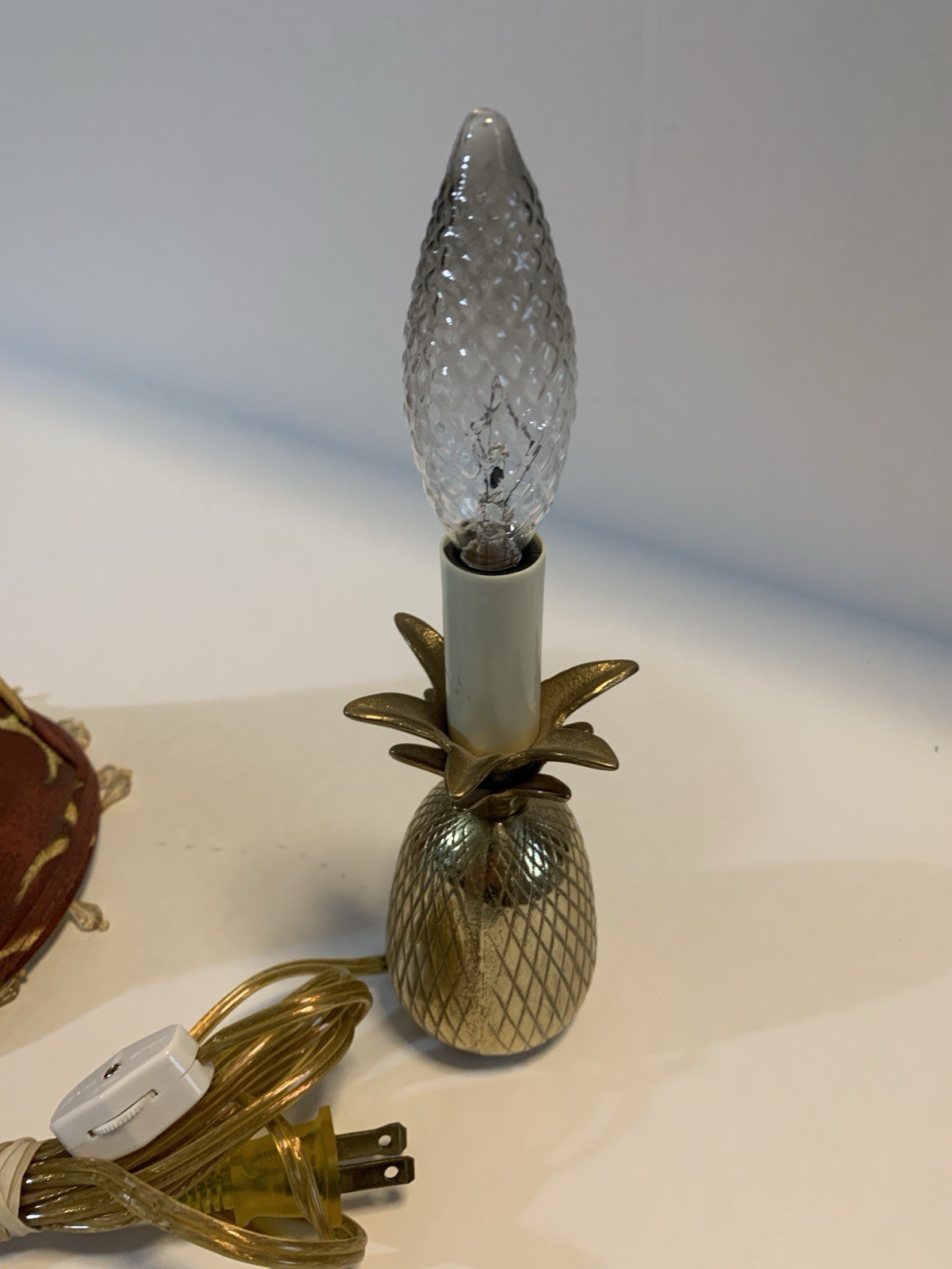 Mid Century Modern Hollywood Regency Brass Pineapple Shaped Lamp with Shade 10”