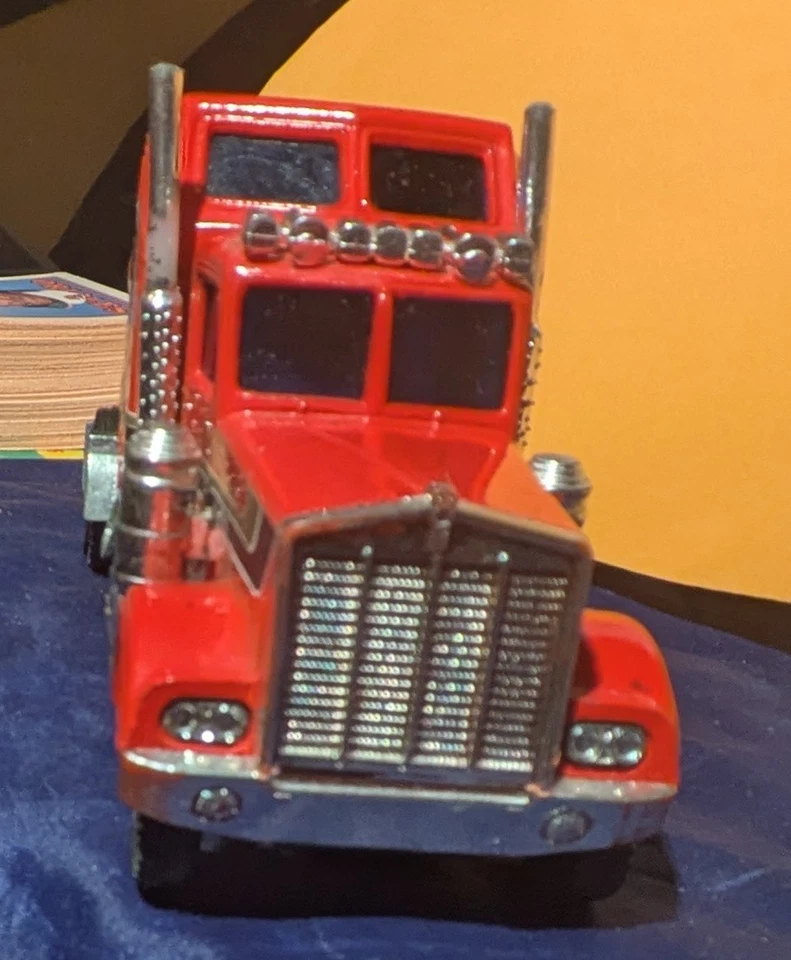 Винтажный литой красный полугрузовик JRL Inc YouKenworth W900 сделано в Гонконге - Изображение 3 из 4