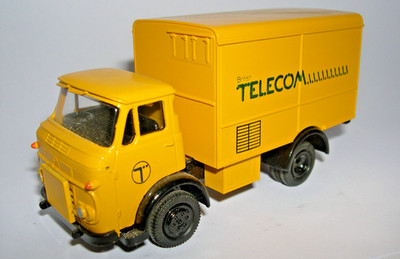 Promod Karrier Gamecock box van Post Office Telephones yellow PRO281 1:50 scale