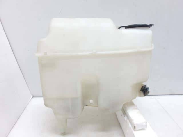 TOYOTA Hiace 2005 Windshield Washer Tank 8531526100 [Used] [PA112695797]