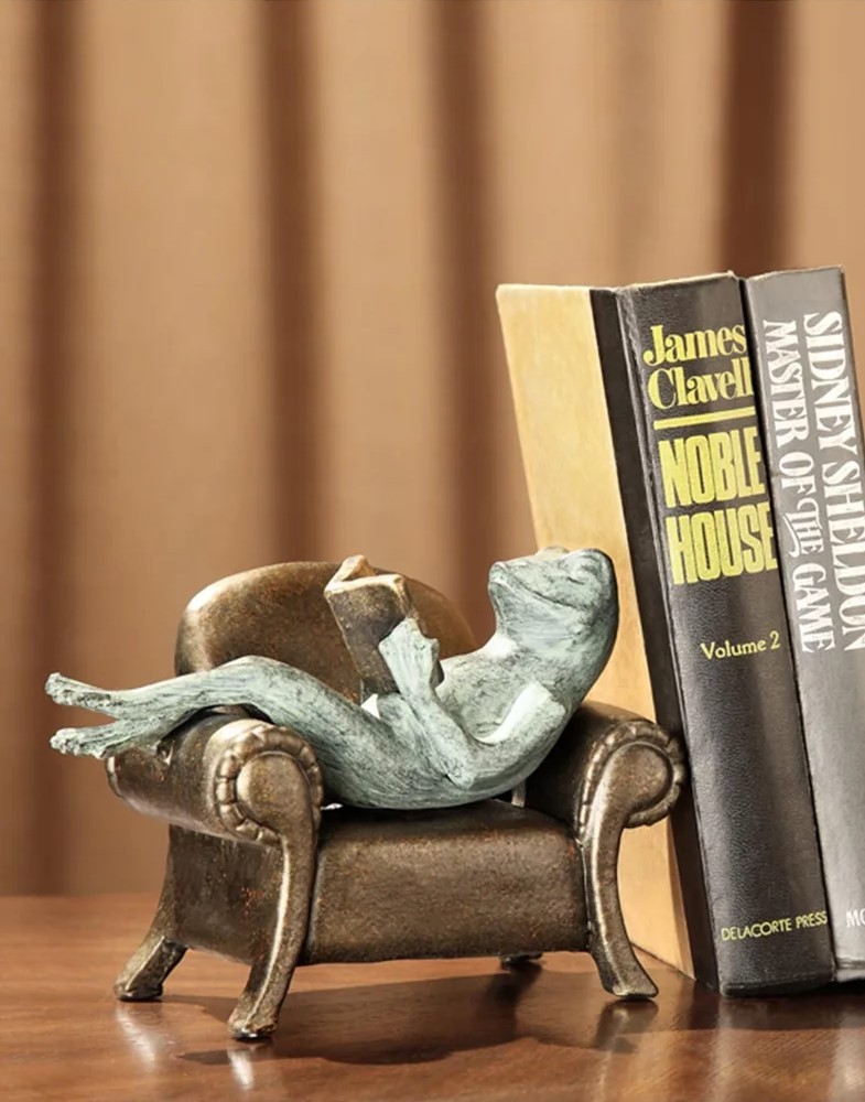 SPI Frogs Reading on Sofa Bookends