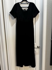 Papell Boutique Black Evening Long Velvet Dress Sz14W Round Neck Short Sleeve