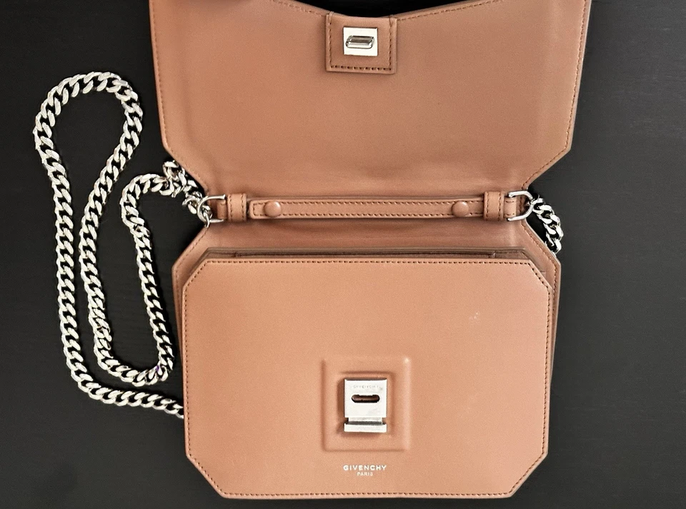 Bolso Bandolera GIVENCHY Corte Lazo Piel de becerro TAN. Cadena. SEXY Foto 3 de 4