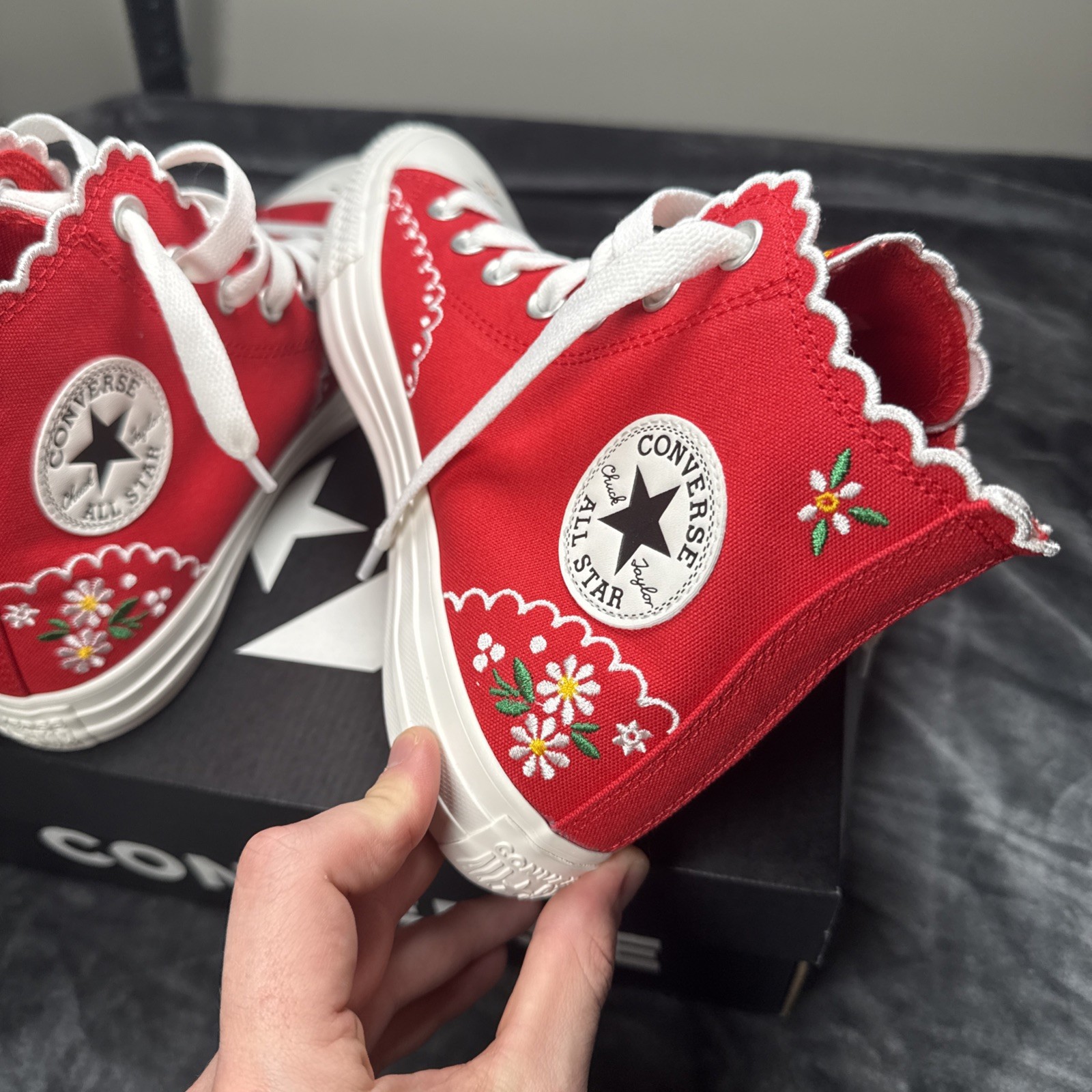 Converse CTAS Red/Green/White Women's Size 8 High Top Sneakers NWB A13518C thumbnail 8