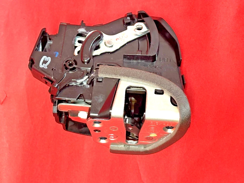 Actuador de cerradura de puerta DLA-809 para Toyota Matrix 09-13 trasero derecho Foto 3 de 4