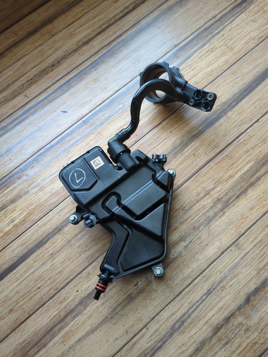 🚘16-20 MERCEDES C63 AMG LEFT ENGINE OIL AIR SEPARATOR A1770782300