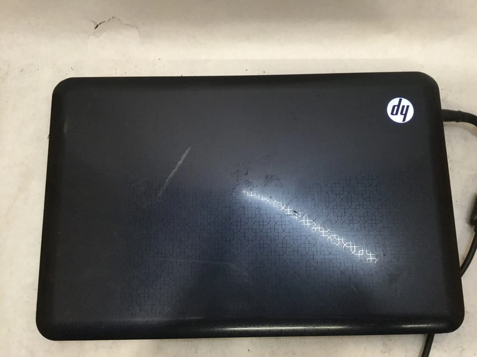 HP dv6t-3200 / Intel Core i3 M370 @ 2.40GHz / (CASE DAMAGE/MISSING PARTS!) -MR - Image 3 of 4