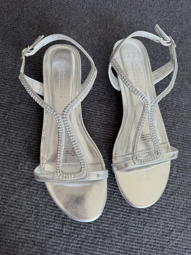 Obsessed Silver Flat Shoes Sandals - Picture 4 of 6