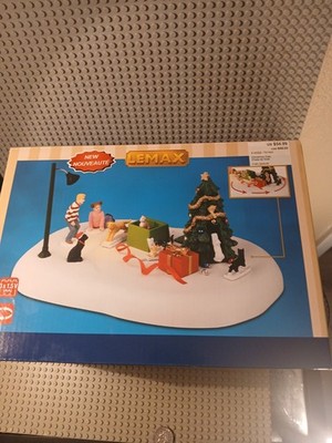 new Lemax  CHRISTMAS CATS Holiday Village Carnival- Animated & Lit -2024 retired