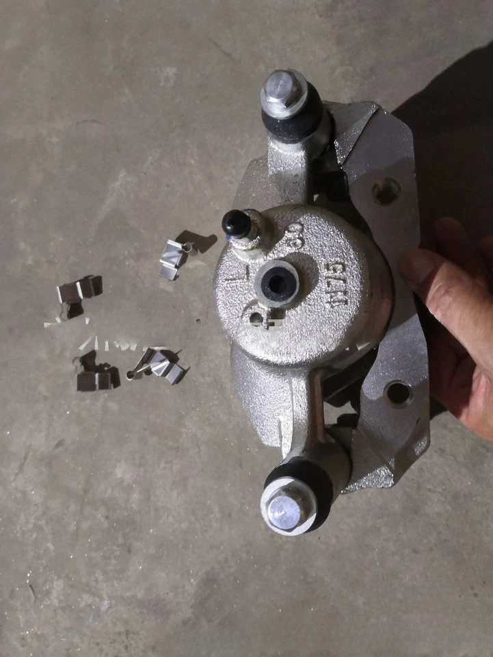 For Front Brake Caliper Toyota Hilux Vigo 2009-2012* - Image 4 of 4