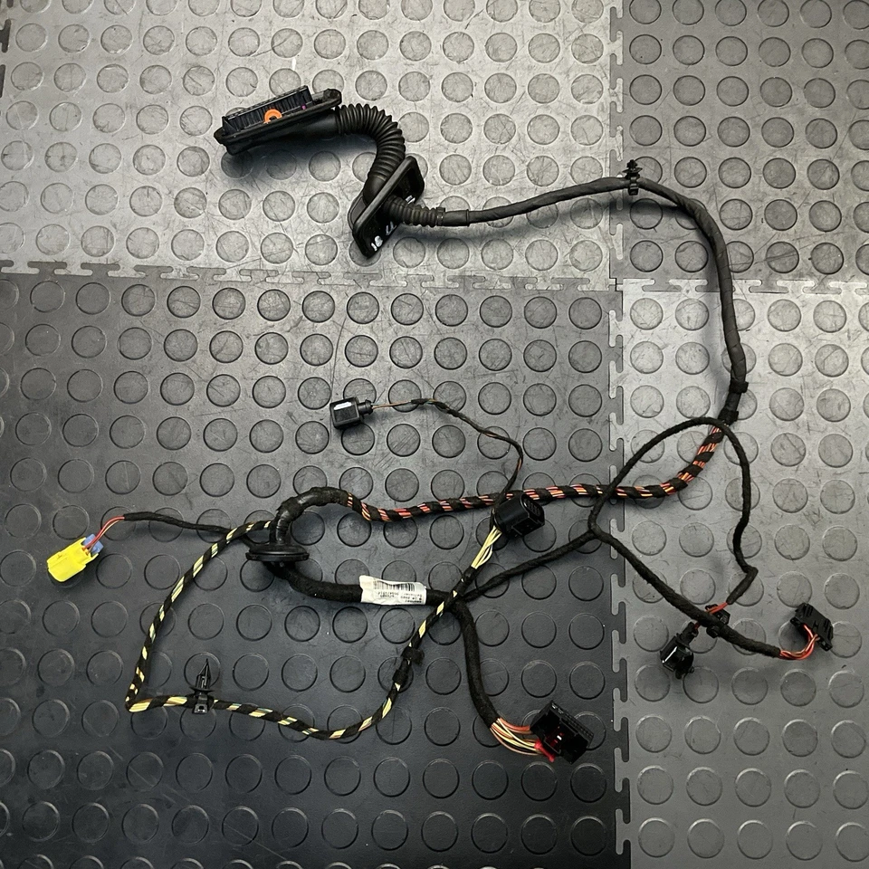2010-2017 Volkswagen CC Front Left Driver Side Door Panel Wiring Harness OEM  - Image 2 of 4