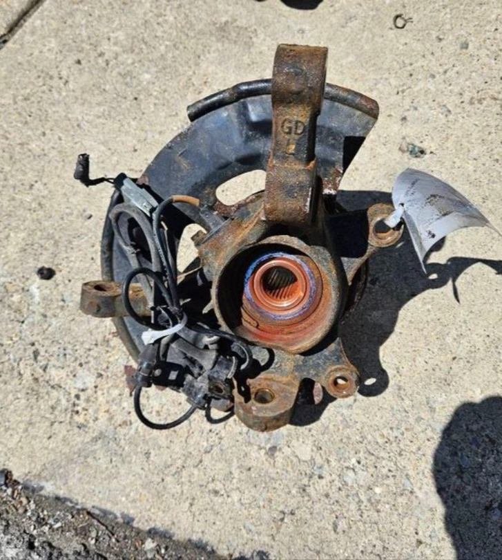 2013-2017 Hyundai Elantra 1.8 Front Left Driver Spindle Knuckle Assembly Oem - Image 2 of 4