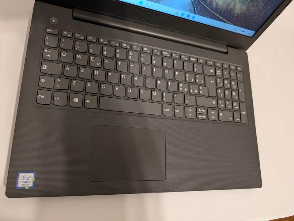 NOTEBOOK LENOVO V130-15IKB CPU INTEL I3 7020U RAM 8GB NVMe 256GB HDMI Win 11 Pro - Immagine 3 di 4