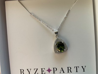 Ryze Party limelite  Necklace W/white frost