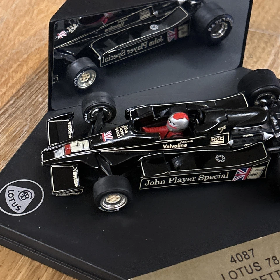 Quartzo 1:43 - 4087 Lotus 78 Mario Andretti Gran Premio USA 1977 - Immagine 4 di 4