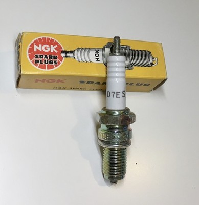 4x NGK D7ES Zündkerze Spark Plug passt für Honda Super Sport Four Suzuki FGM Yam