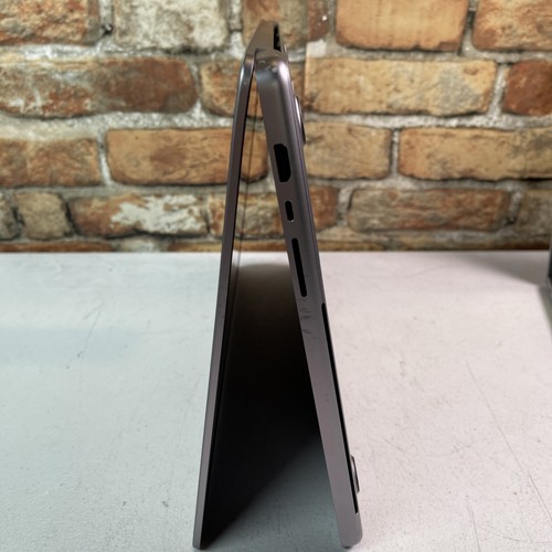 MacBook Pro 16” A2485 (2023) M1 Pro 10 GPU/16 GPU, 3.8GHz, 32GB DDR4 1TB - Grey - Afbeelding 4 van 6