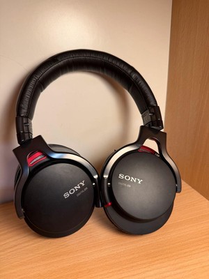 Sony MDR-1RBT noice cancellation Headphones - Black