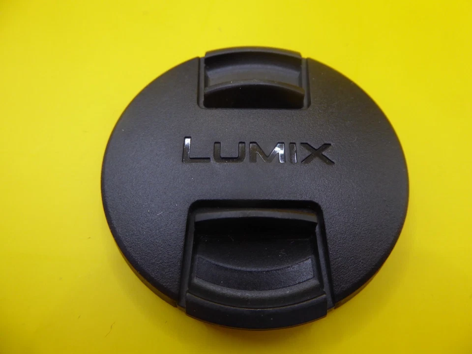 EXCELLENT! Panasonic LUMIX 55mm DMC Plastic Snap-On / side Pinch Front Lens Cap - Image 3 of 4