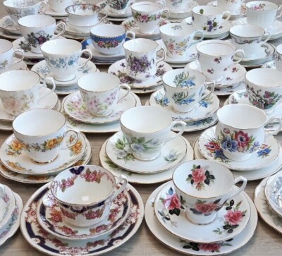 Vintage English Bone China Floral Tea Trios - einzeln verkauft - Tasse Untertasse Teller